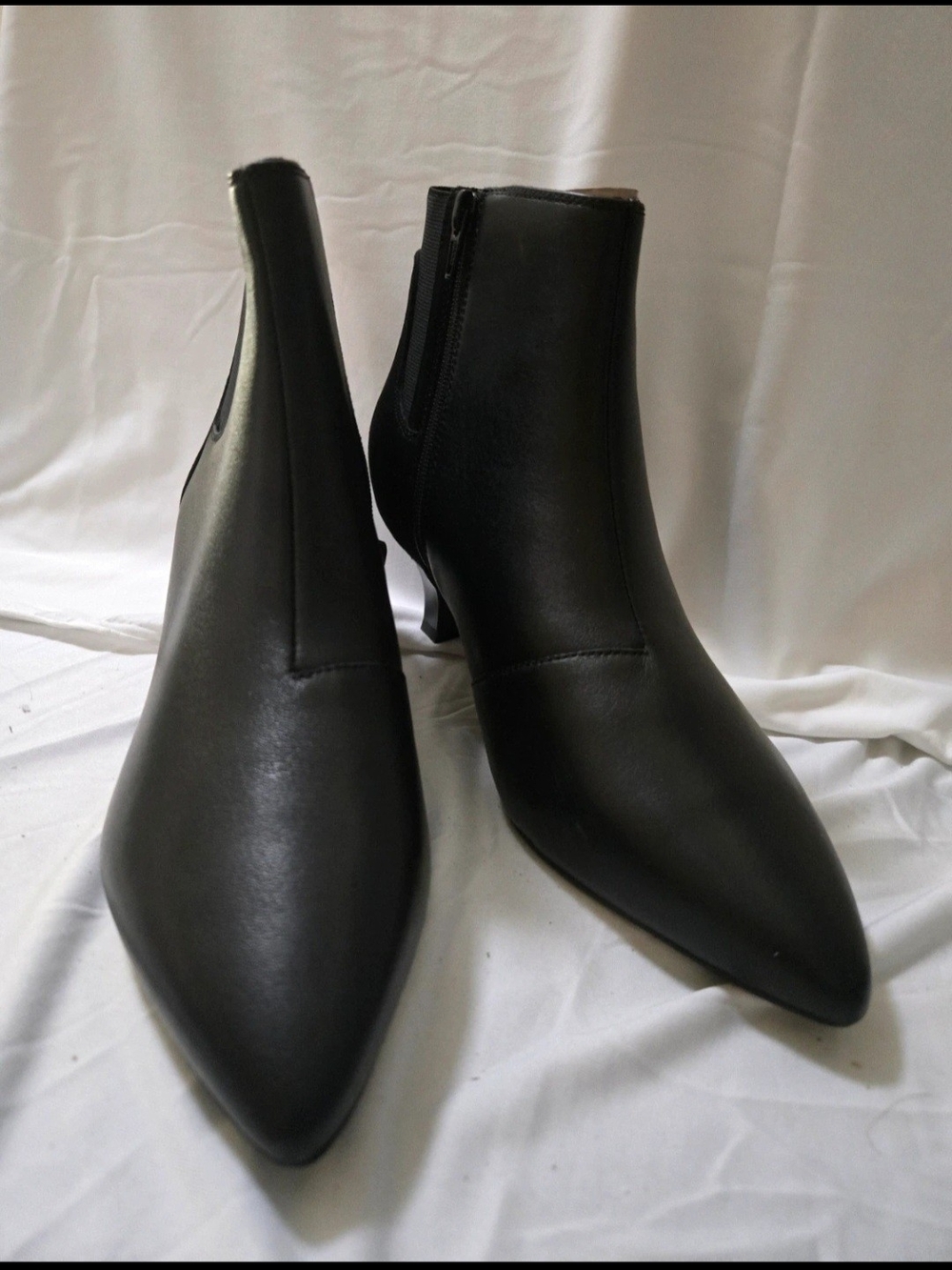 Clarks Kepley Erin Black Pointed Toe Ankle Boots - Women's - Picture 3 of 3